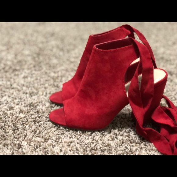 Only worn once - Picture 1 of 3